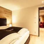 Apart-hotel Laurus 4*