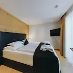 Апарт-отель Laurus 4*