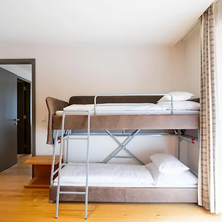 Laurus Aparthotel 4*