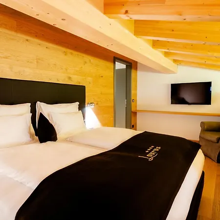 Laurus Apartmanhotel 4*