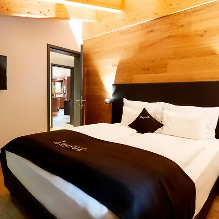 Laurus Apartmanhotel