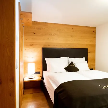 Apartmanhotel Laurus 4*