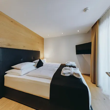 Aparthotel Laurus 4*