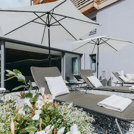 Laurus 아파트호텔 4*