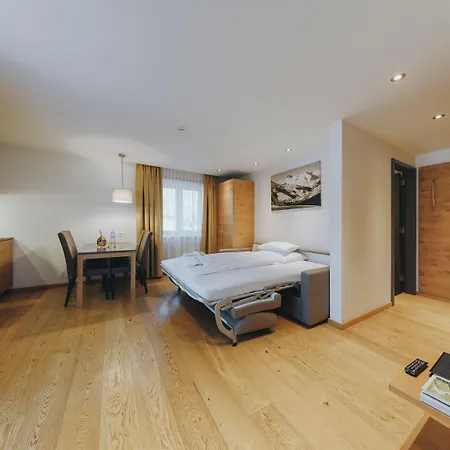 Laurus Apartmanhotel