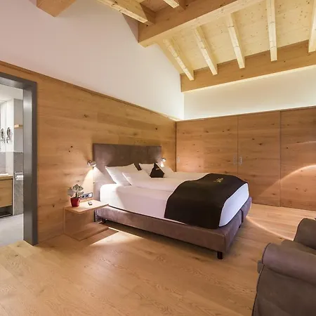 Aparthotel Laurus 4*