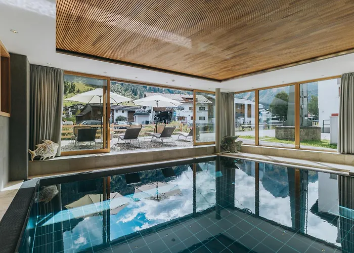 아파트호텔 Laurus 4*